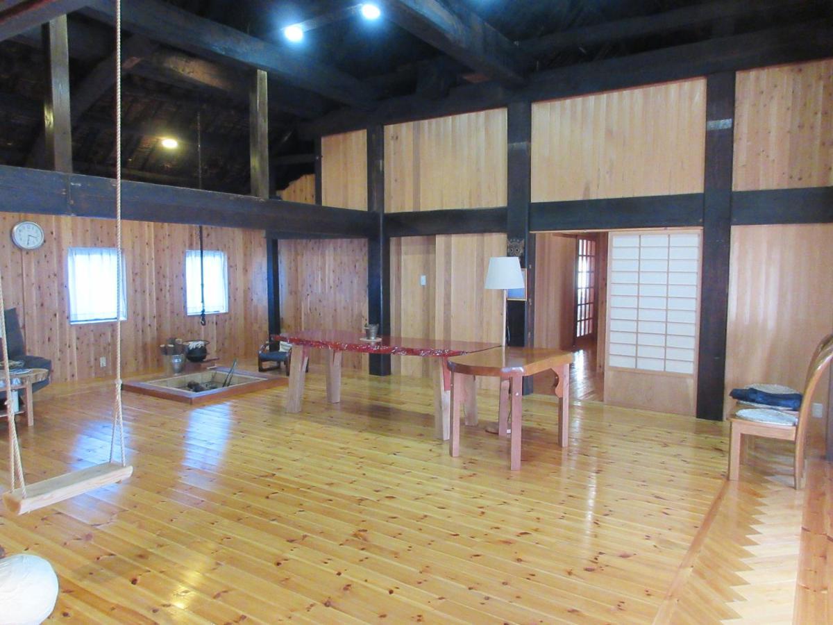 民泊くま - 絵画と音楽の宿 Inawashiro Ngoại thất bức ảnh